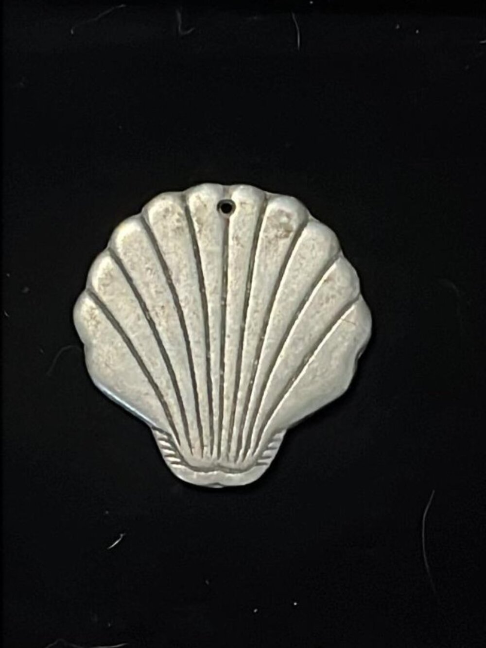 Silver Tone Clam Shell Pendant